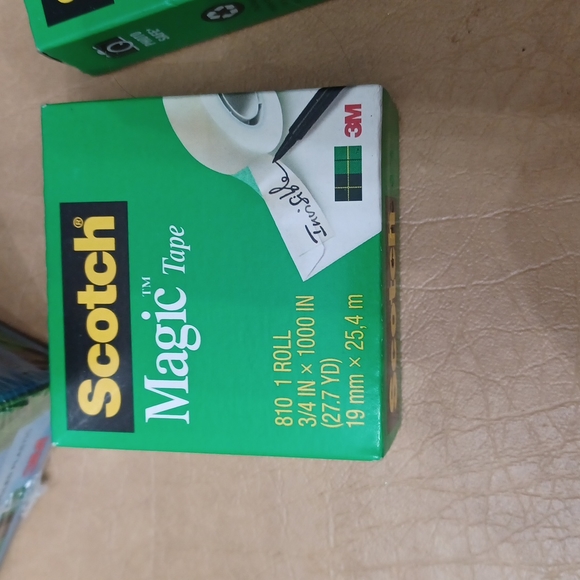 NEW 3 Scotch Tape Desk Dispensers with 3 refill rolls of Magic Tape - Picture 2 of 5